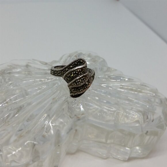 VINTAGE sterling silver and marcasites elegant statement ring - Picture 4 of 6